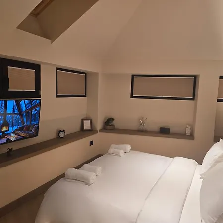 Post Hotel-new Bazaar Тирана