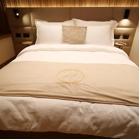 Отель Post Hotel-new Bazaar Тирана