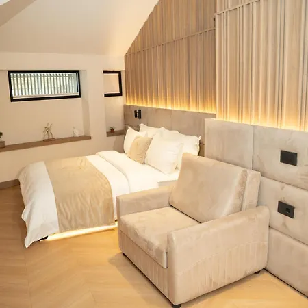 Post Hotel-new Bazaar 4* ティラナ