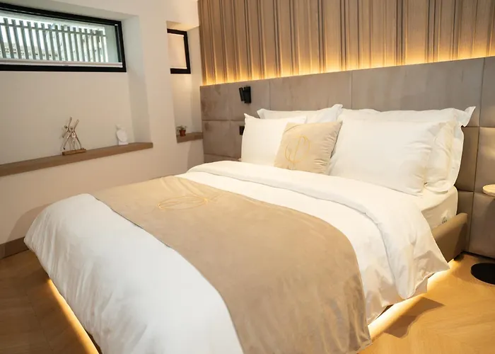 Post Hotel-new Bazaar