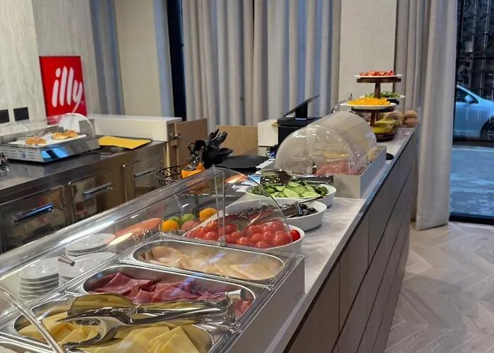 Post Hotel-new Bazaar 티라나